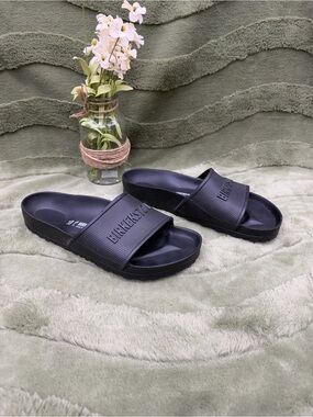 Birkenstock unisex slides